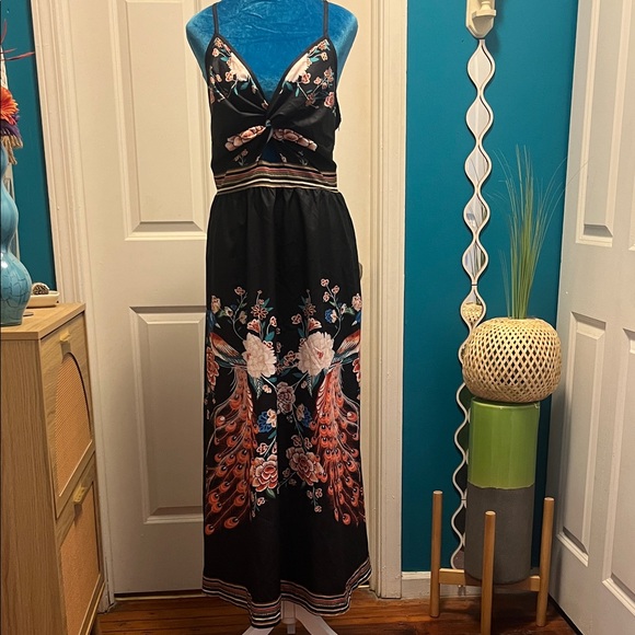 Dresses & Skirts - Black Floral Maxi Dress